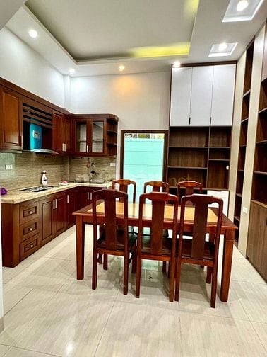 CHÍNH CHỦ BÁN NHÀ THƯỢNG THANH - LÔ GÓC - 3 THOÁNG - 4 PHÒNG NGỦ 