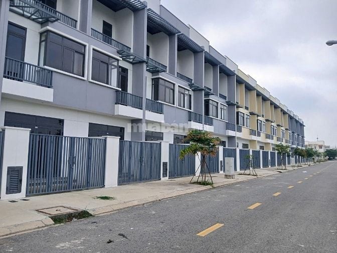 Nhà thật - Sổ sẵn - Nhận ngay nhà - Trong KCN Phước Đông 