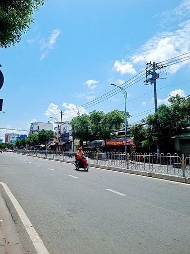 240m² MTKD LÊ VĂN QƯOWIS NGANG 9 KHU NGÃ TƯ BỐN XÃ GIÁP Q.6 100TR/t