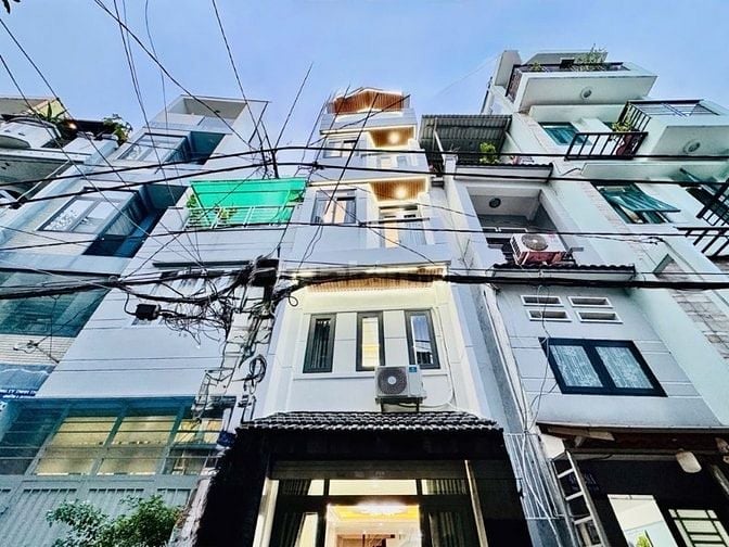 Bán nhà 5 tầng 30m² (3x10), hẻm xe hơi Phan Xích Long, full nội thất