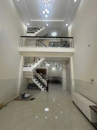 6,9 tỷ 4 tầng hẻm thẳng adl cách mt 100 mét dt đẹp 4x11 nhà mới ở liền