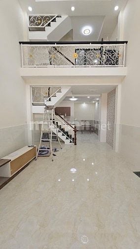 6,9 tỷ 4 tầng hẻm thẳng adl cách mt 100 mét dt đẹp 4x11 nhà mới ở liền