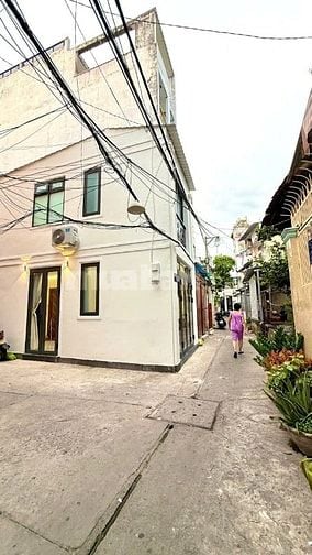 NHÀ 1LẦU MỚI , ĐƯỜNG TRẦN VĂN ĐANG , P11 , QUẬN 3