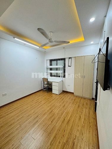 Chính chủ bán căn Tập thể Láng Hạ (tầng 3) giá 3,25 Tỷ, 50m2. Ở luôn