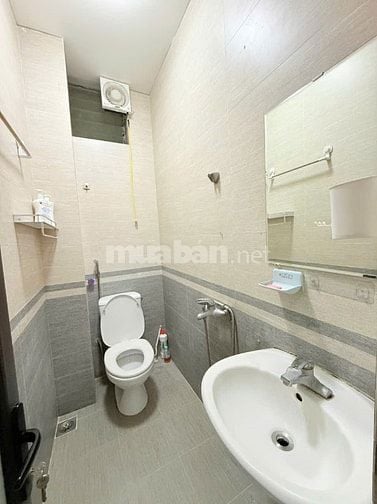 Chính chủ bán căn Tập thể Láng Hạ (tầng 3) giá 3,25 Tỷ, 50m2. Ở luôn