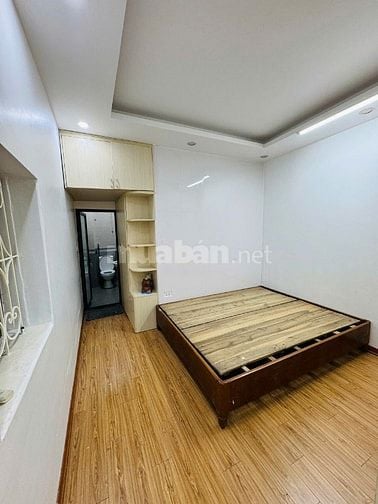 Chính chủ bán căn Tập thể Láng Hạ (tầng 3) giá 3,25 Tỷ, 50m2. Ở luôn