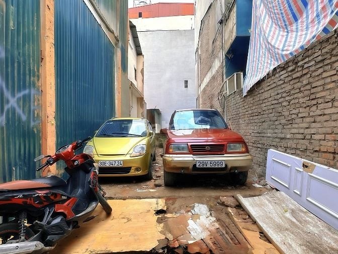 Bán đất ngõ 279 Đội Cấn 55m2 MT:4m,vỉa hè,KD,thông,>15tỷ.