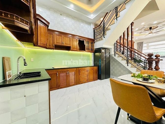 Căn nhà đẹp duy nhất ngay Võ Văn Kiệt, Q6. Giá: 3 Tỷ 160 / 52m2. SHR