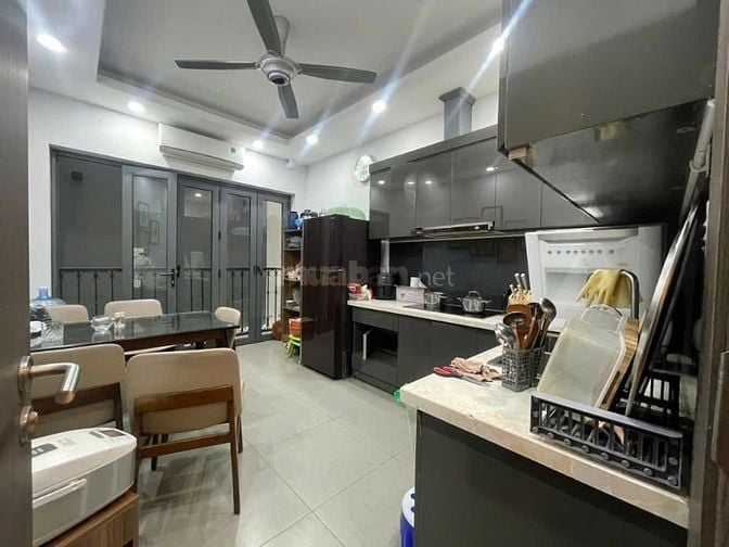 NHÀ DÂN XÂY NGÕ Ô TÔ TRÁNH, KINH DOANH, ĐI BỘ RA CÁT LINH