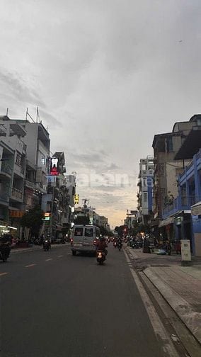 Cần bán gấp mặt tiền Hàn Hải Nguyên P.8 Quận 11, giá tốt có TL