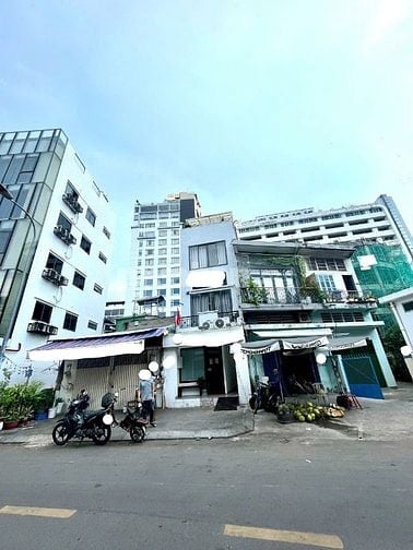 Bán gấp nhà mặt tiền Đề Thám P. Cô Giang, Quận 1, giá tốt 30ty TL