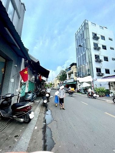 Bán gấp nhà mặt tiền Đề Thám P. Cô Giang, Quận 1, giá tốt 30ty TL