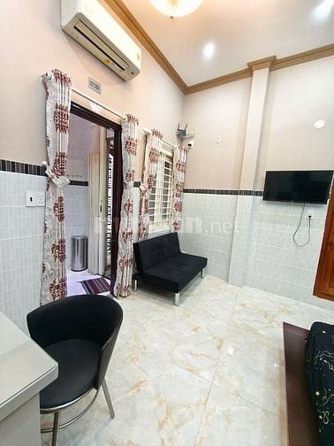 Cho thuê phòng 95/1 cư xá Đô Thành, Quận 3, DT 30m2, đủ tiện nghi, 8tr