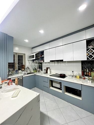 Bán nhà Võ Thị Sáu dt 90m2, 3t, mt 7m, ô tô tránh kinh doanh.