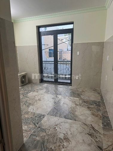 CHÍNH CHỦ CHO THUÊ NHÀ MỚI XÂY ĐƯỜNG LẠC LONG QUÂN 4 LẦU