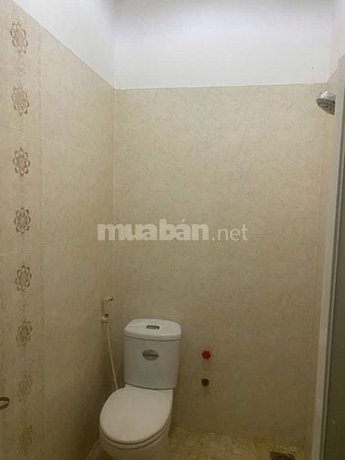 Gần cầu Ông Bốn, DT 5,5x19m, hẻm xe hơi.