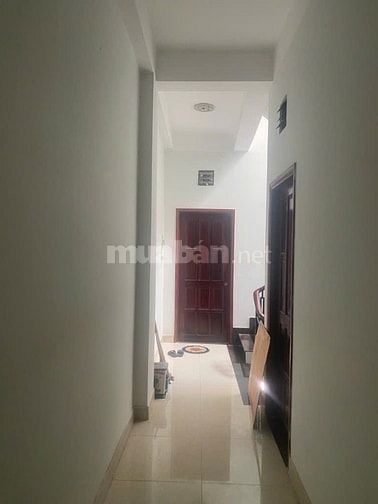 Gần cầu Ông Bốn, DT 5,5x19m, hẻm xe hơi.