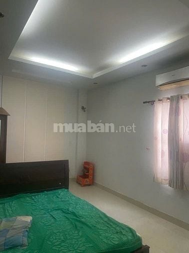 Gần cầu Ông Bốn, DT 5,5x19m, hẻm xe hơi.