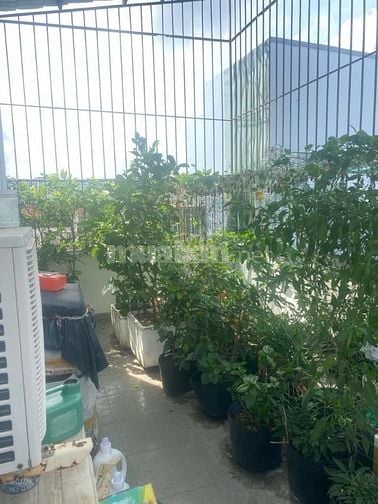 Gần cầu Ông Bốn, DT 5,5x19m, hẻm xe hơi.