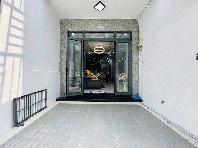 Bán nhà đường Lam Sơn, Tân Bình cách sân bay 3 phút - 48m2 giá 2tỷ790