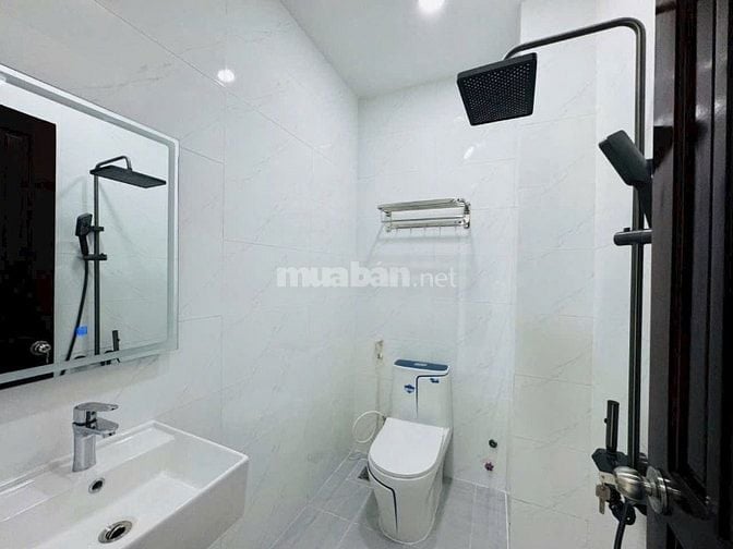 Bán nhà đường Lam Sơn, Tân Bình cách sân bay 3 phút - 48m2 giá 2tỷ790