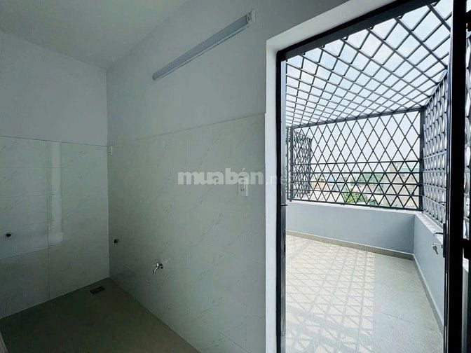 Bán nhà đường Lam Sơn, Tân Bình cách sân bay 3 phút - 48m2 giá 2tỷ790