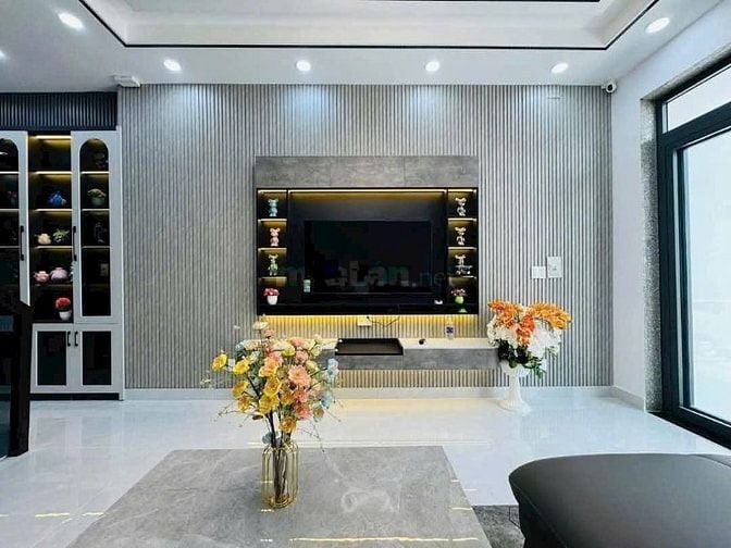 Bán nhà đường Lam Sơn, Tân Bình cách sân bay 3 phút - 48m2 giá 2tỷ790