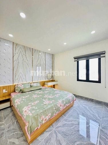 bán nhà ngay Võ Văn Tần, Quận 3. Giá 3 tỷ 090tr/ 65m2, sổ hồng riêng
