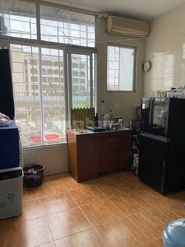 cho thuê căn hộ tập thể tầng 4. E12 Thanh Xuân Bắc, sau CA Phuờng,90m2