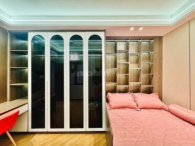 Bán Gấp nhà Hoàng Văn Thụ,P8,Phú Nhuận,53m2(4x13.25),1Lửng 2Lầu, SHR