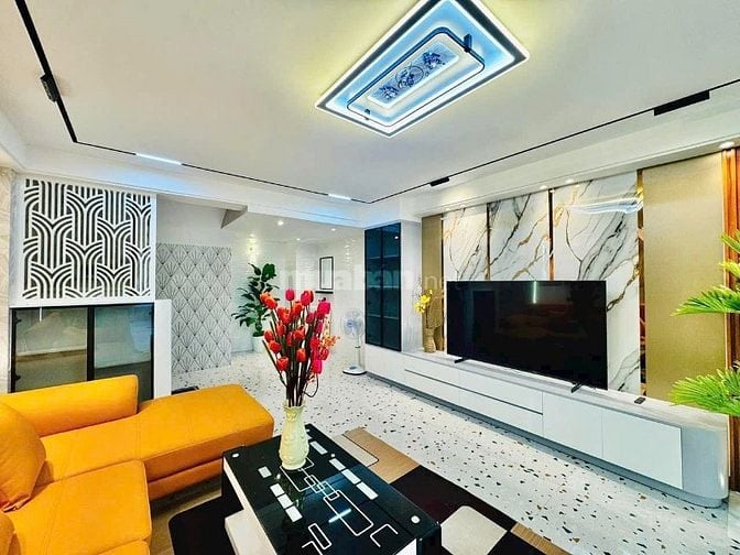Bán Gấp nhà Hoàng Văn Thụ,P8,Phú Nhuận,53m2(4x13.25),1Lửng 2Lầu, SHR