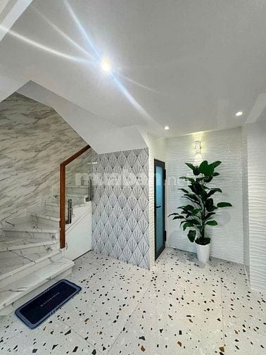 Bán Gấp nhà Hoàng Văn Thụ,P8,Phú Nhuận,53m2(4x13.25),1Lửng 2Lầu, SHR