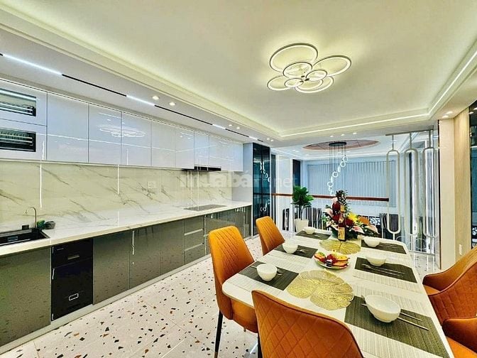 Bán Gấp nhà Hoàng Văn Thụ,P8,Phú Nhuận,53m2(4x13.25),1Lửng 2Lầu, SHR