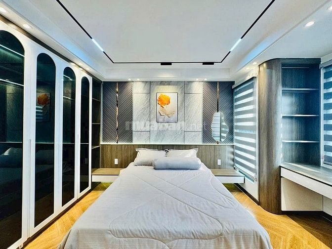 Bán Gấp nhà Hoàng Văn Thụ,P8,Phú Nhuận,53m2(4x13.25),1Lửng 2Lầu, SHR