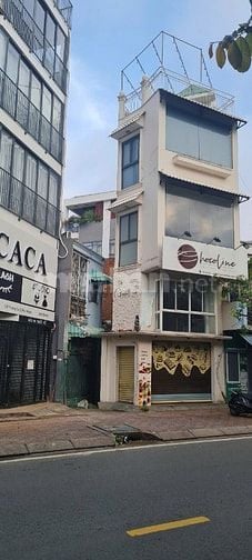 CHÍNH CHỦ CHO THUÊ NHÀ MẶT TIỀN SỐ 526 ĐƯỜNG TRƯỜNG SA, 1 TRỆT, 3 LẦU.