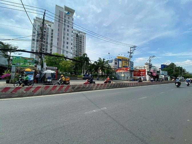 Nhà mặt tiền đường Huỳnh Tấn Phát, 5*22 chỉ 8,5 tỷ. đường KDBB rộng 30
