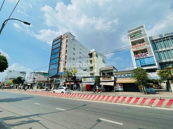 Nhà mặt tiền đường Huỳnh Tấn Phát, 5*22 chỉ 8,5 tỷ. đường KDBB rộng 30