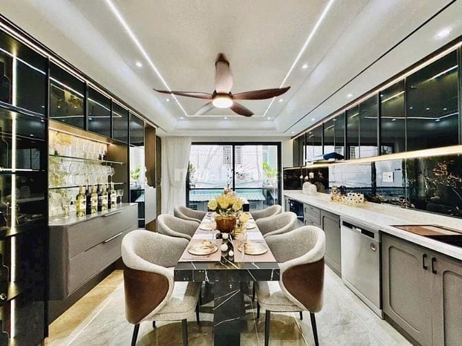 bán nhà SIÊU PHẨM LUXURY TUYỆT ĐẸP, DT 4M X 17M, Ô TÔ XE HƠI VÀO NHÀ