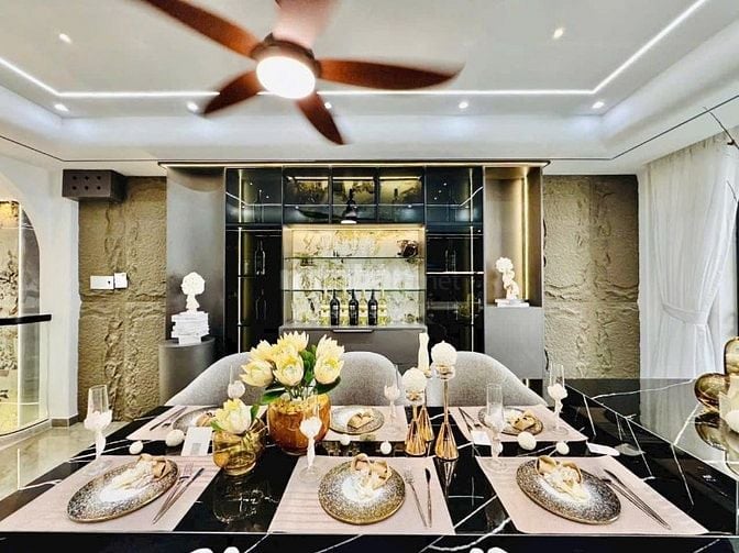 bán nhà SIÊU PHẨM LUXURY TUYỆT ĐẸP, DT 4M X 17M, Ô TÔ XE HƠI VÀO NHÀ