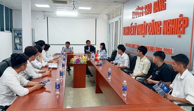 TRƯỜNG CAO ĐẲNG KINH TẾ KỸ THUẬT CÔNG NGHIỆP TUYỂN SINH NGÀNH NGÔN NGỮ
