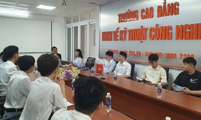 TRƯỜNG CAO ĐẲNG KINH TẾ KỸ THUẬT CÔNG NGHIỆP TUYỂN SINH NGÀNH NGÔN NGỮ