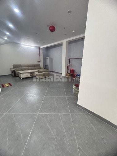 Hiếm . Bán căn hộ dịch vụ Võng Thị Tây Hồ