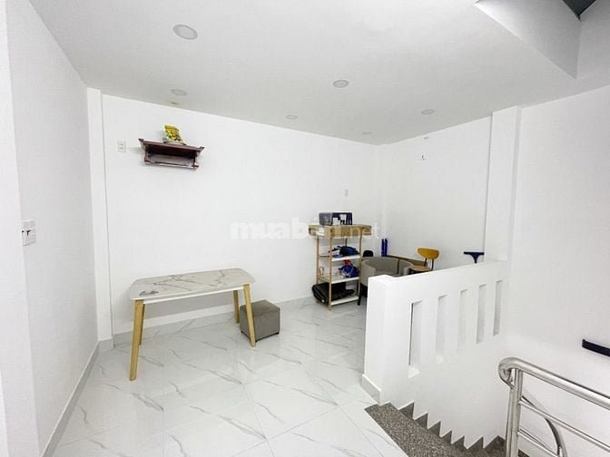 ✅ BÁN GẤP NHÀ ĐẸP NGANG 4.5M – NGUYỄN VĂN QUỲ, Q7 🏡 DT: 4.5 X 8
