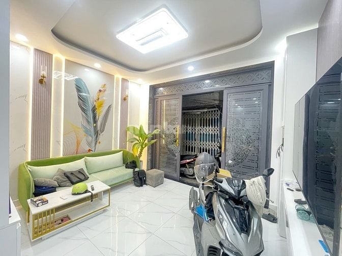 ✅ BÁN GẤP NHÀ ĐẸP NGANG 4.5M – NGUYỄN VĂN QUỲ, Q7 🏡 DT: 4.5 X 8