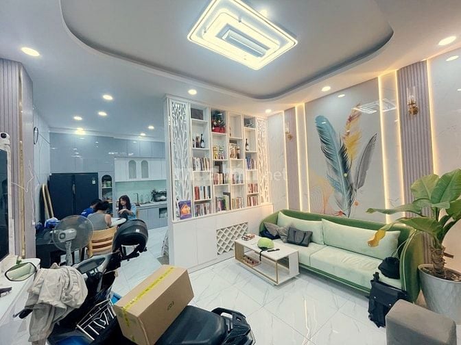 ✅ BÁN GẤP NHÀ ĐẸP NGANG 4.5M – NGUYỄN VĂN QUỲ, Q7 🏡 DT: 4.5 X 8