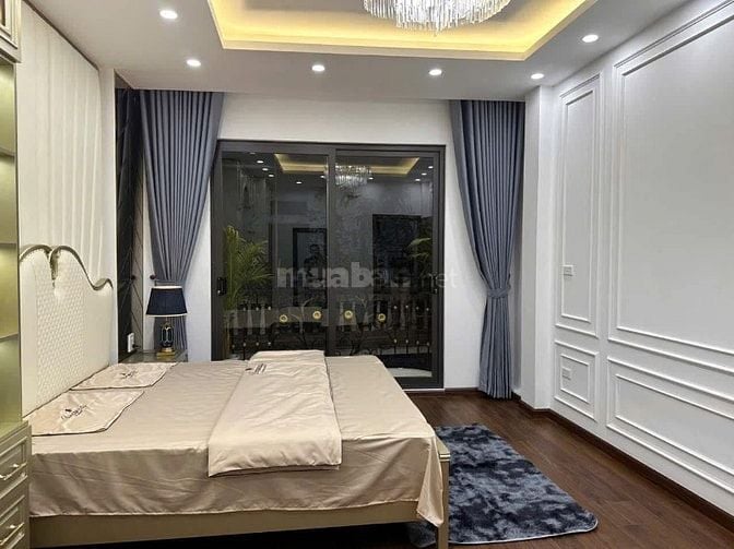 Nhà Đống Đa 40m2, 5 tầng ô tô đỗ cửa, Giá 12 tỷ