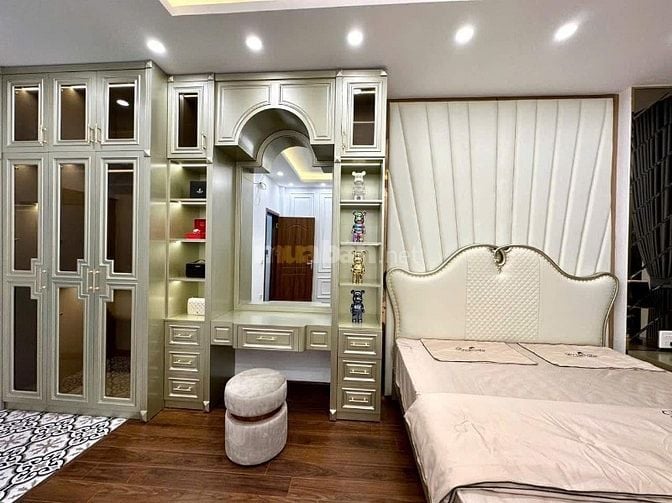 Nhà Đống Đa 40m2, 5 tầng ô tô đỗ cửa, Giá 12 tỷ