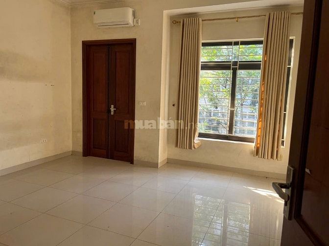 Chính chủ cần bán gấp nhà ngõ 80 Trung Kính 50m² mặt tiền 4.5m lô góc 