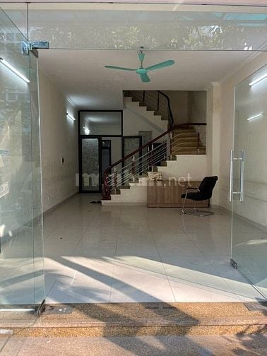 Chính chủ cần bán gấp nhà ngõ 80 Trung Kính 50m² mặt tiền 4.5m lô góc 