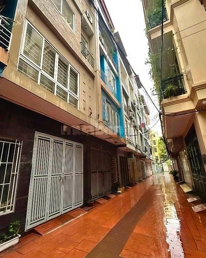 Phân lô Hoàng Hoa Thám 47m2*5T,MT 4m,30m ra phố,  giá >15tỷ,gara oto.